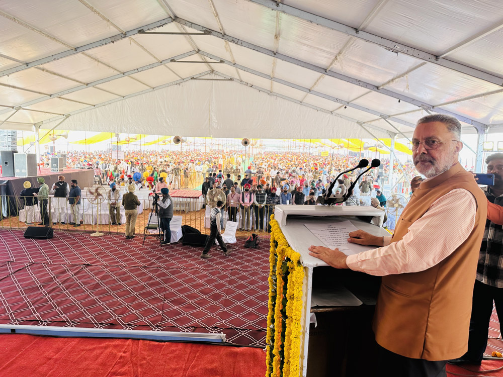 Panchs and Panchayats should come forward to change the face of villages: Dr. Balbir Singh